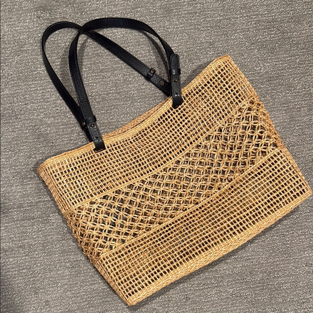 Vintage Woven Tan Tote Bag with Black Straps - Picture 2 of 6